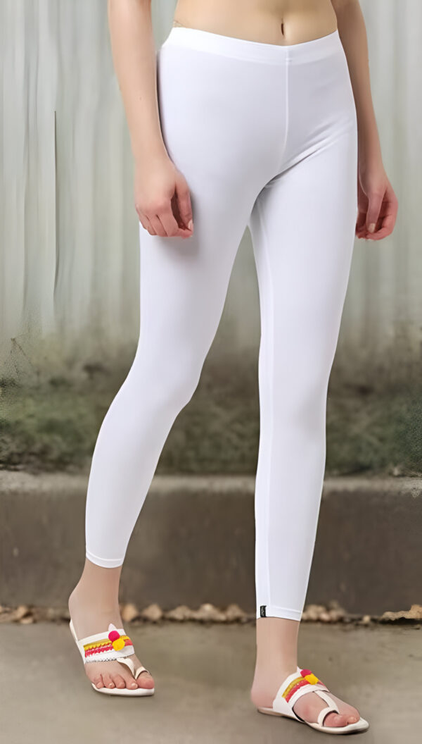 EXENA White Ankle Fit Legging